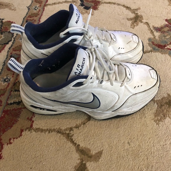 nike monarch sizing